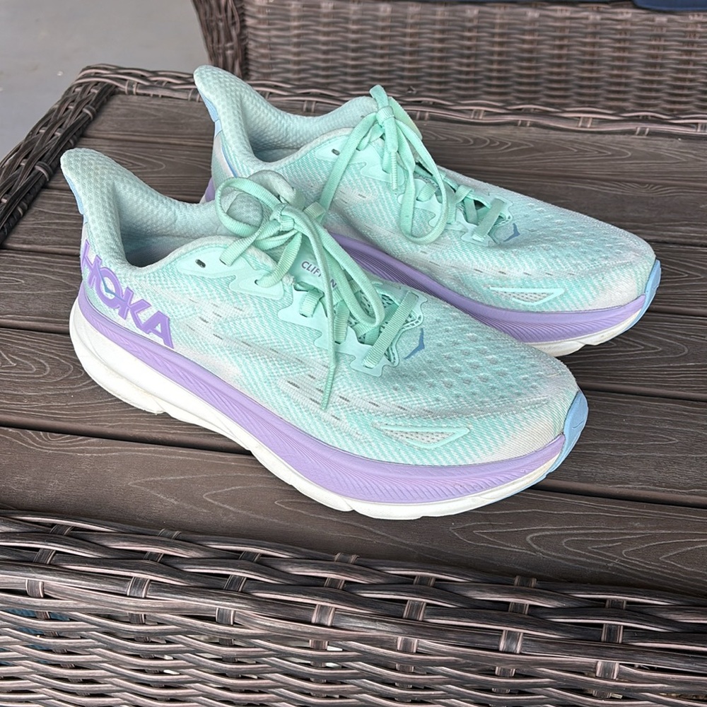Hoka Women’s Clifton 9